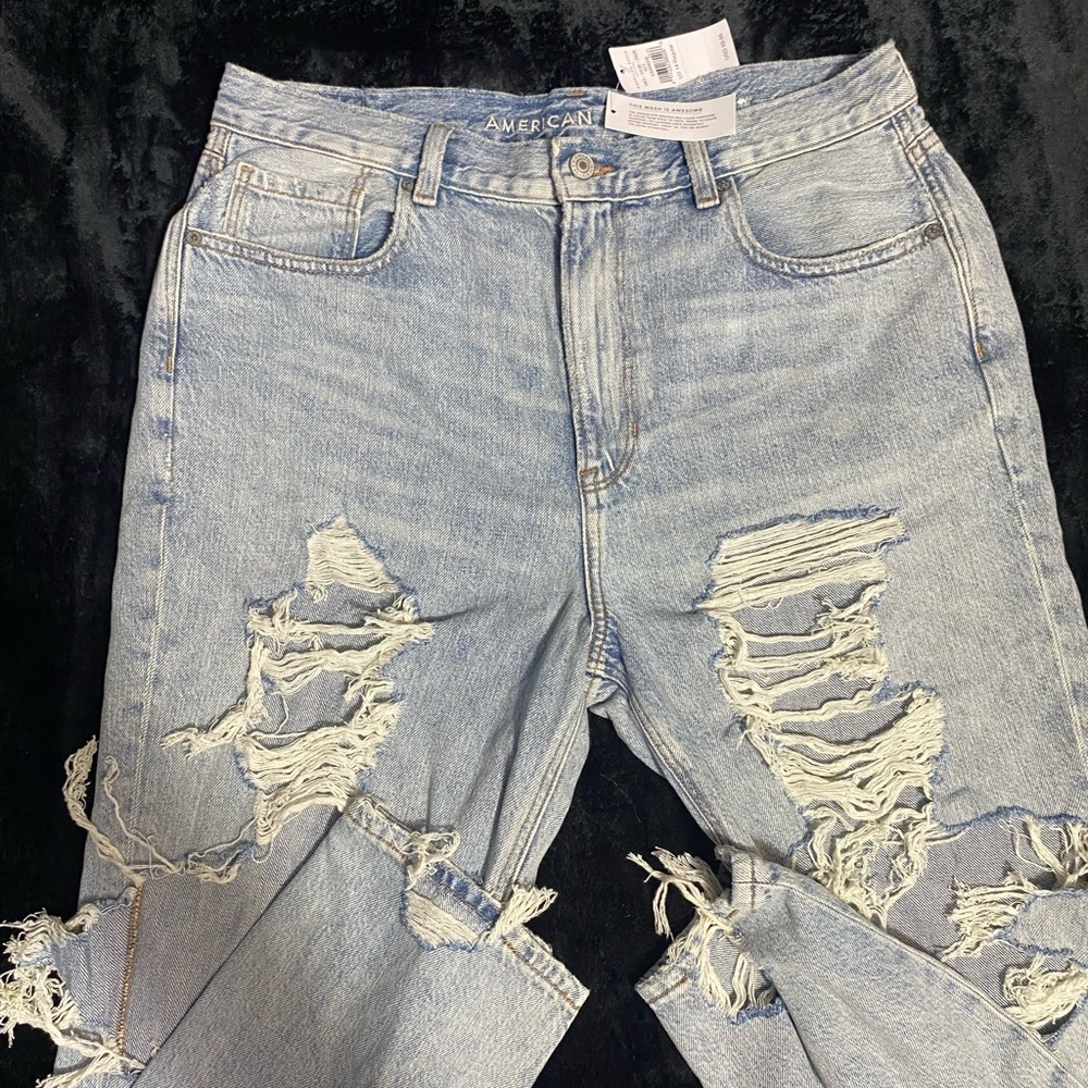 American Eagle Outfitters Blue Mom Jeans Light Wash - Picture 7 of 16